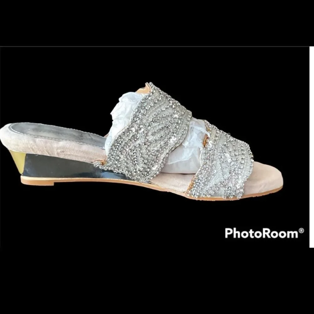 Joan Boyce NIB Women's‎ Silver Sequin Slide Sandals Size 6 NIB